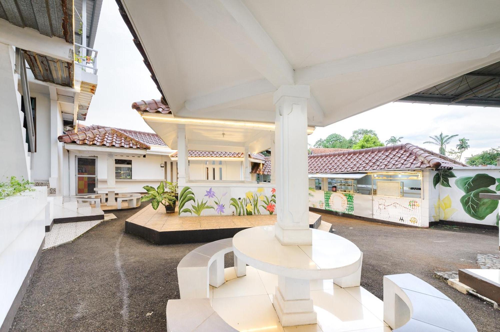מלון Reddoorz Syariah Near Taman Air Mancur בוגור מראה חיצוני תמונה
